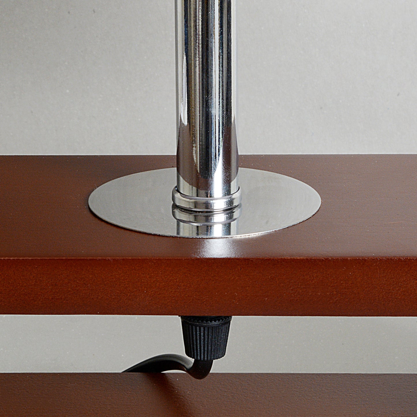 Lamp With Hollow Base