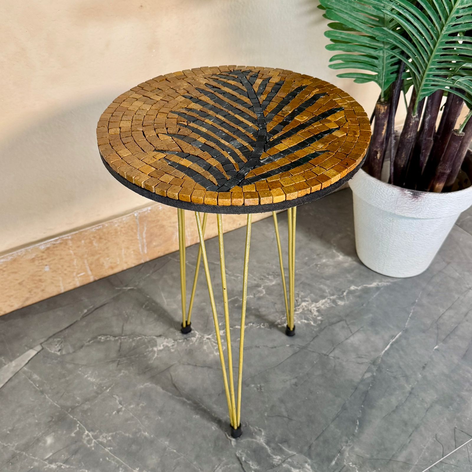 Leaf Mosaic Table (Brown & Black)