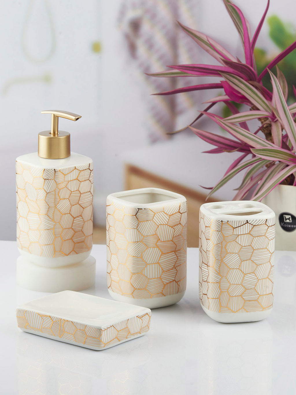 Hexagon Design Bathroom Set (White)