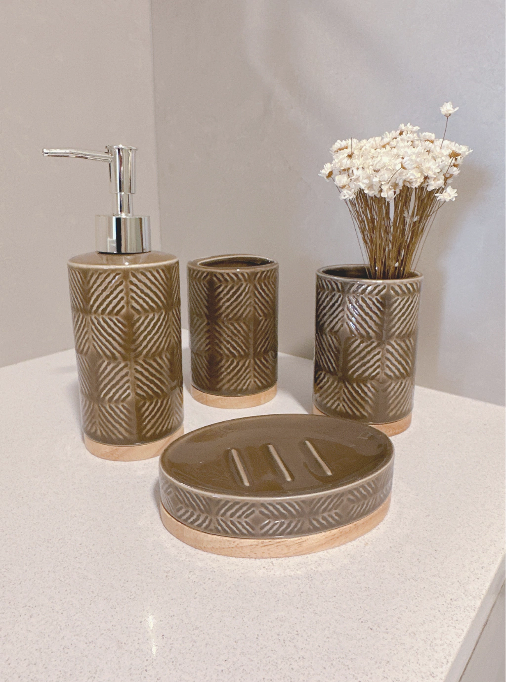 Brown Abstract Design Bathroom Set
