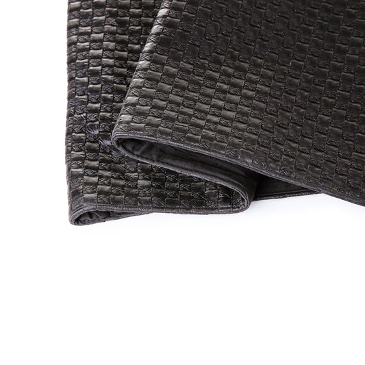 Square Design Table Runner (Black)