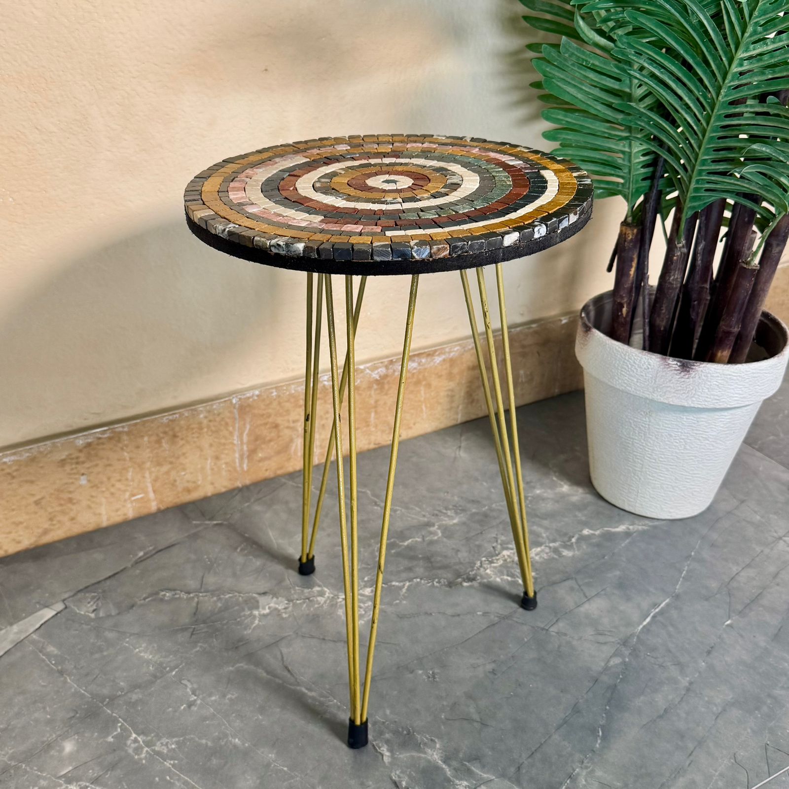 Leaf Mosaic Table (Multicolor)