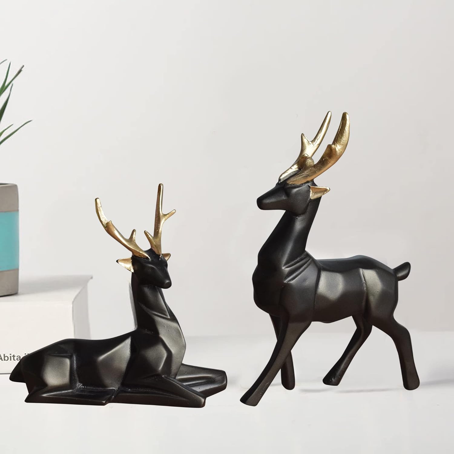 Reindeer Art Showpiece (Set Of 2)