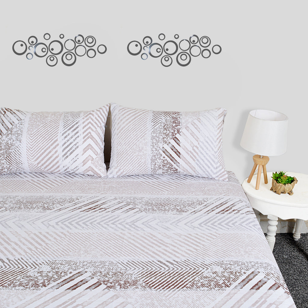 White Creamy Abstract Lines Design Bed Sheet with pillows