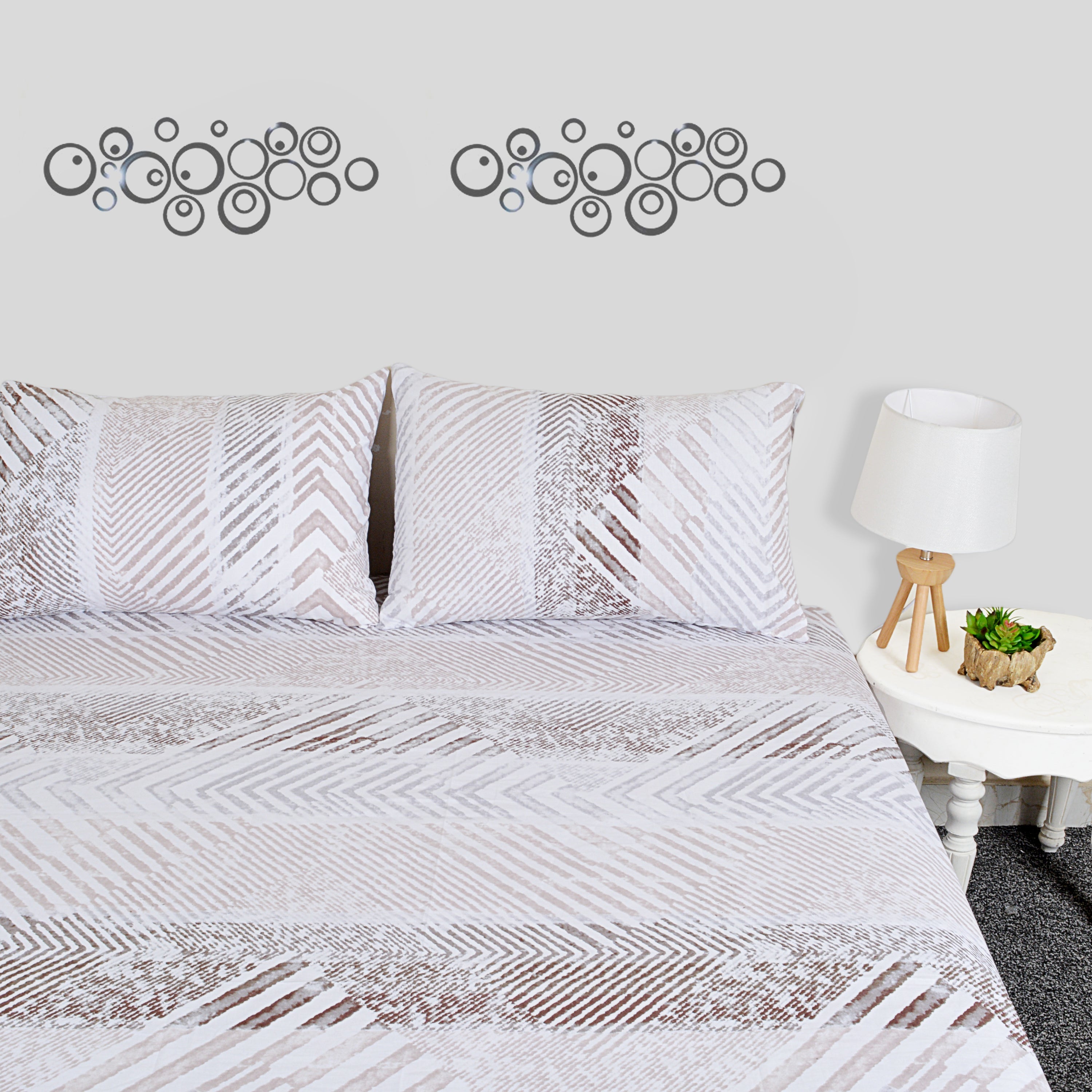 White Creamy Abstract Lines Design Bed Sheet with pillows