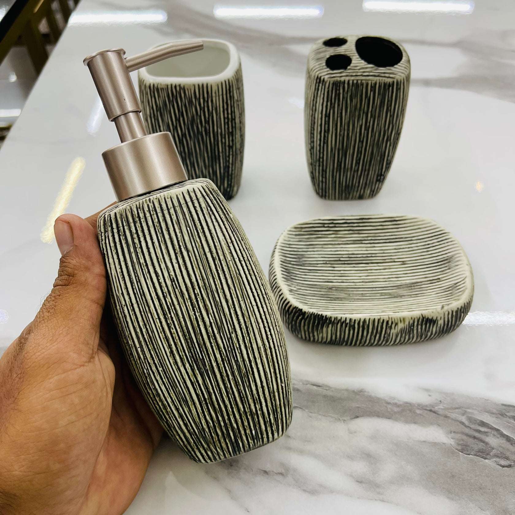 Scrappy Design Bathroom Set
