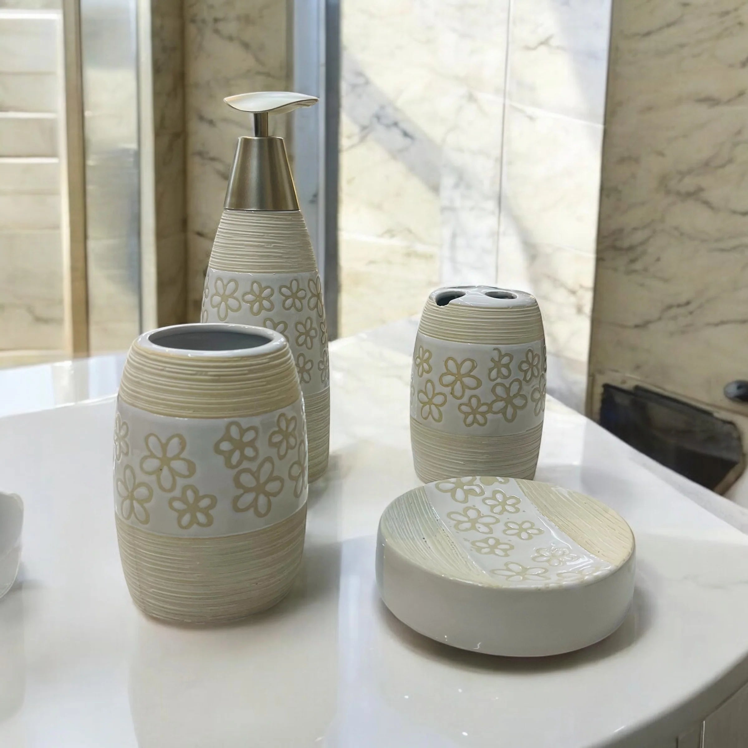 Floral Design Bathroom Set