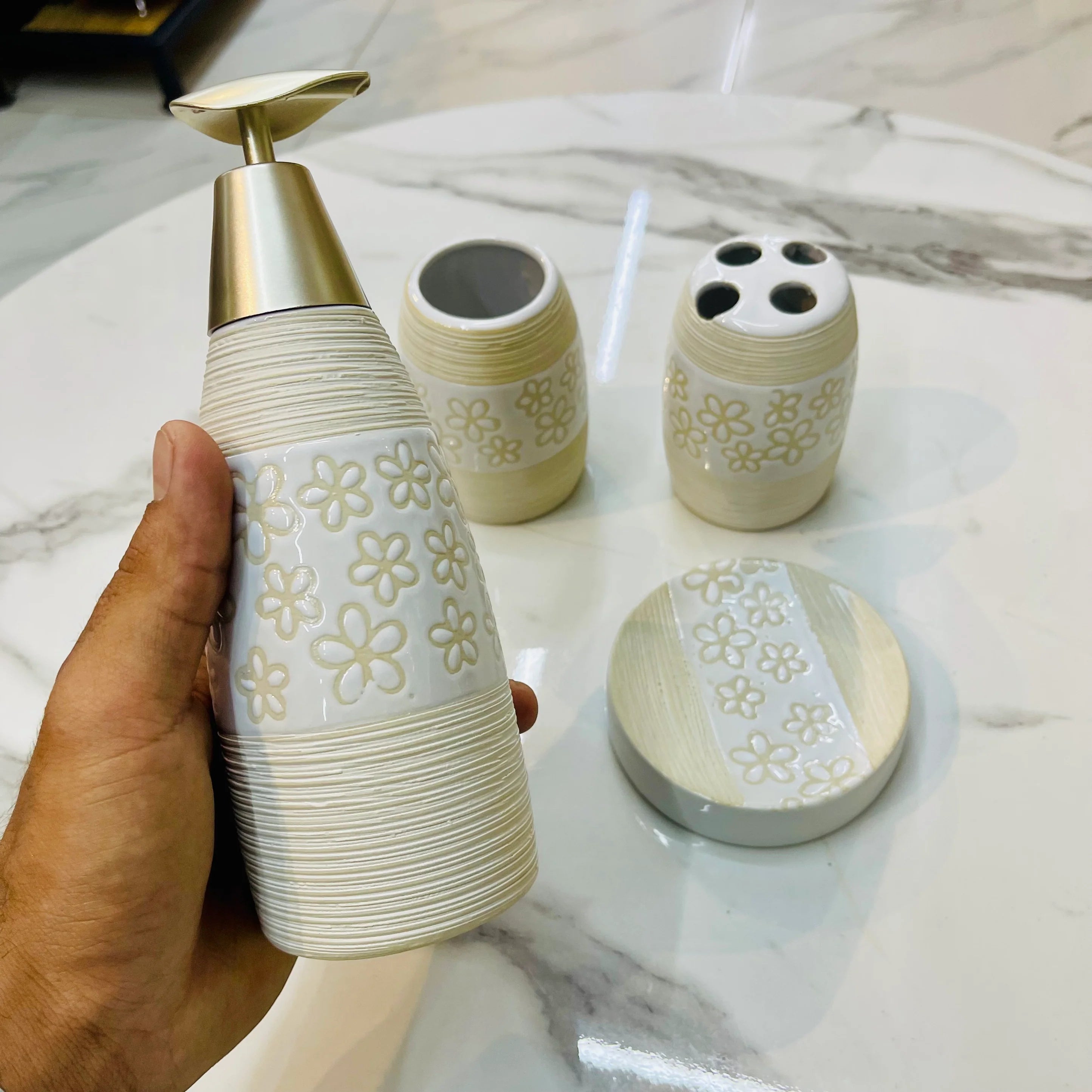 Floral Design Bathroom Set