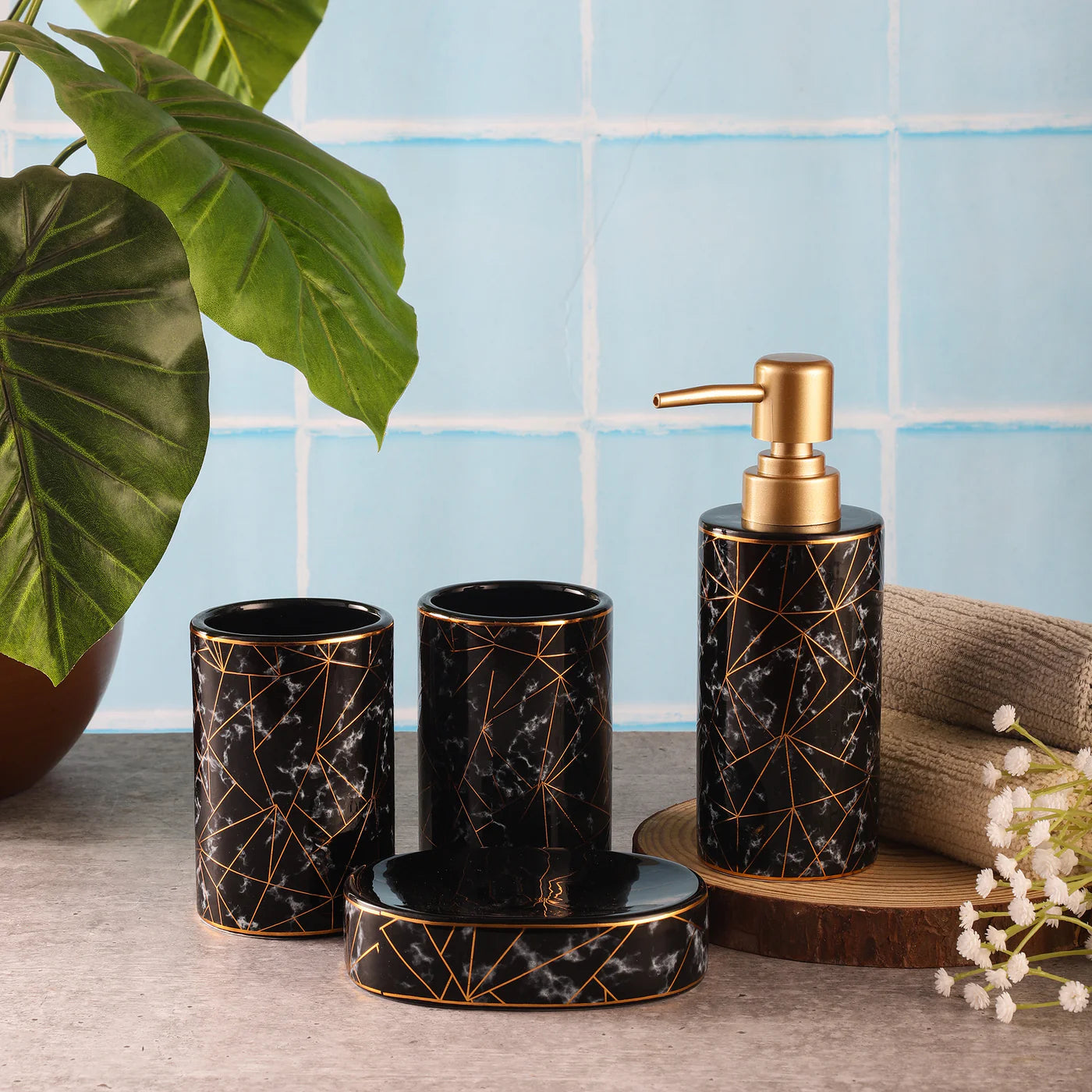 Geometric Design Bathroom Set