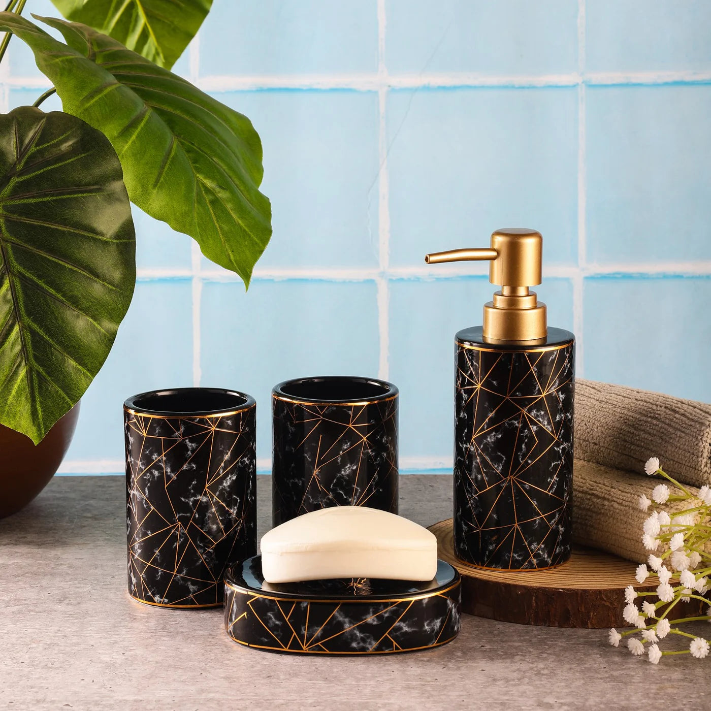 Geometric Design Bathroom Set
