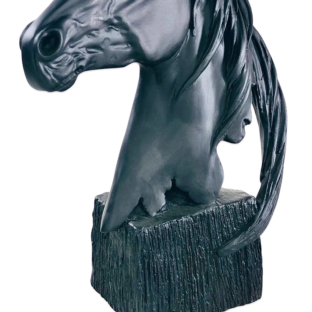 Discerning Horse Lamp (Black)