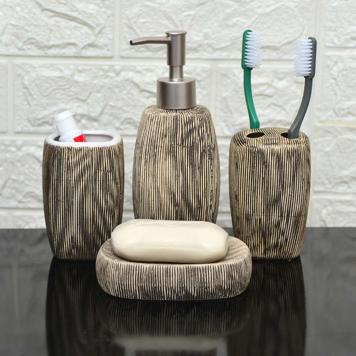 Scrappy Design Bathroom Set