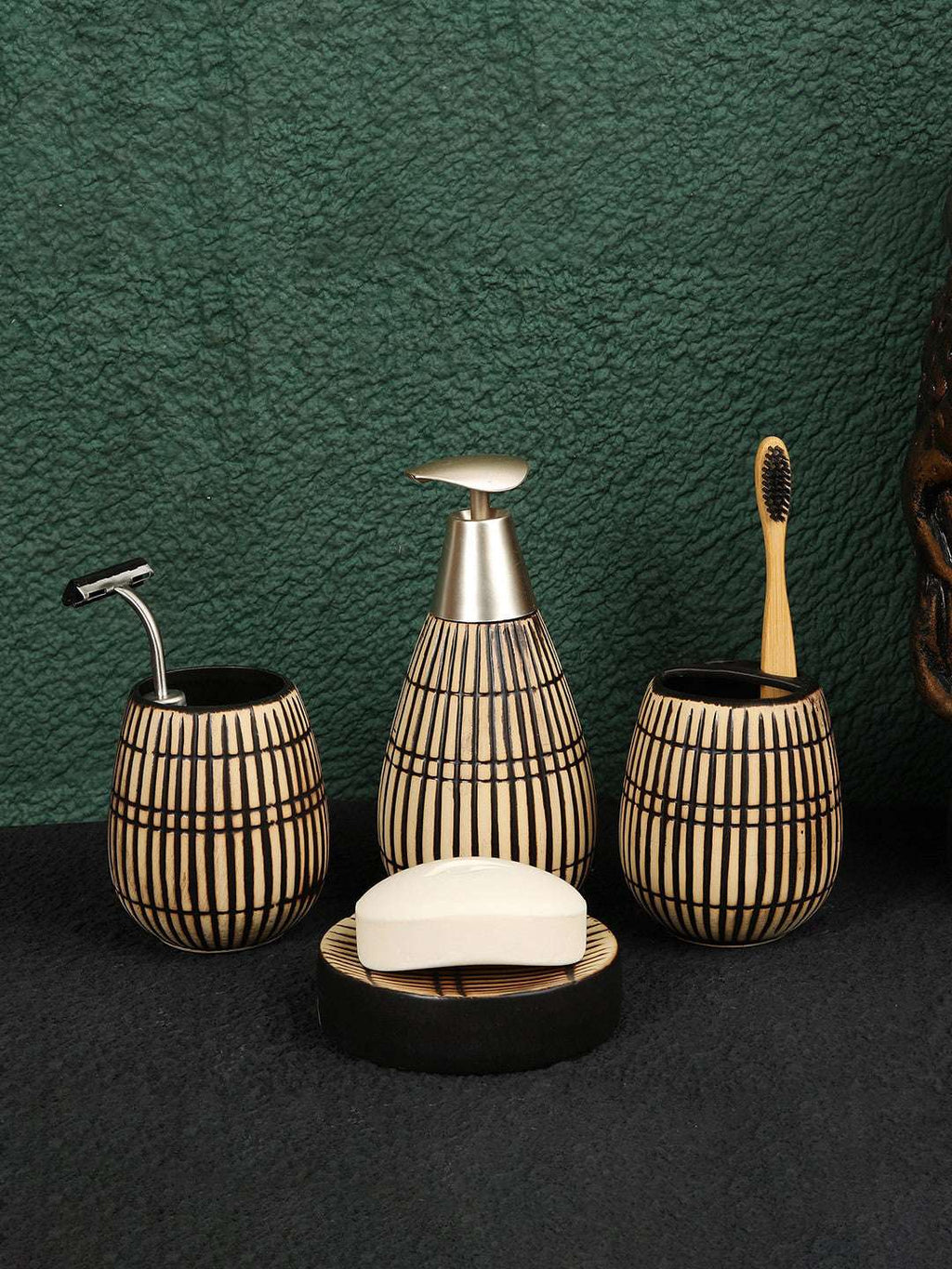 Monogrid Design Bathroom Set