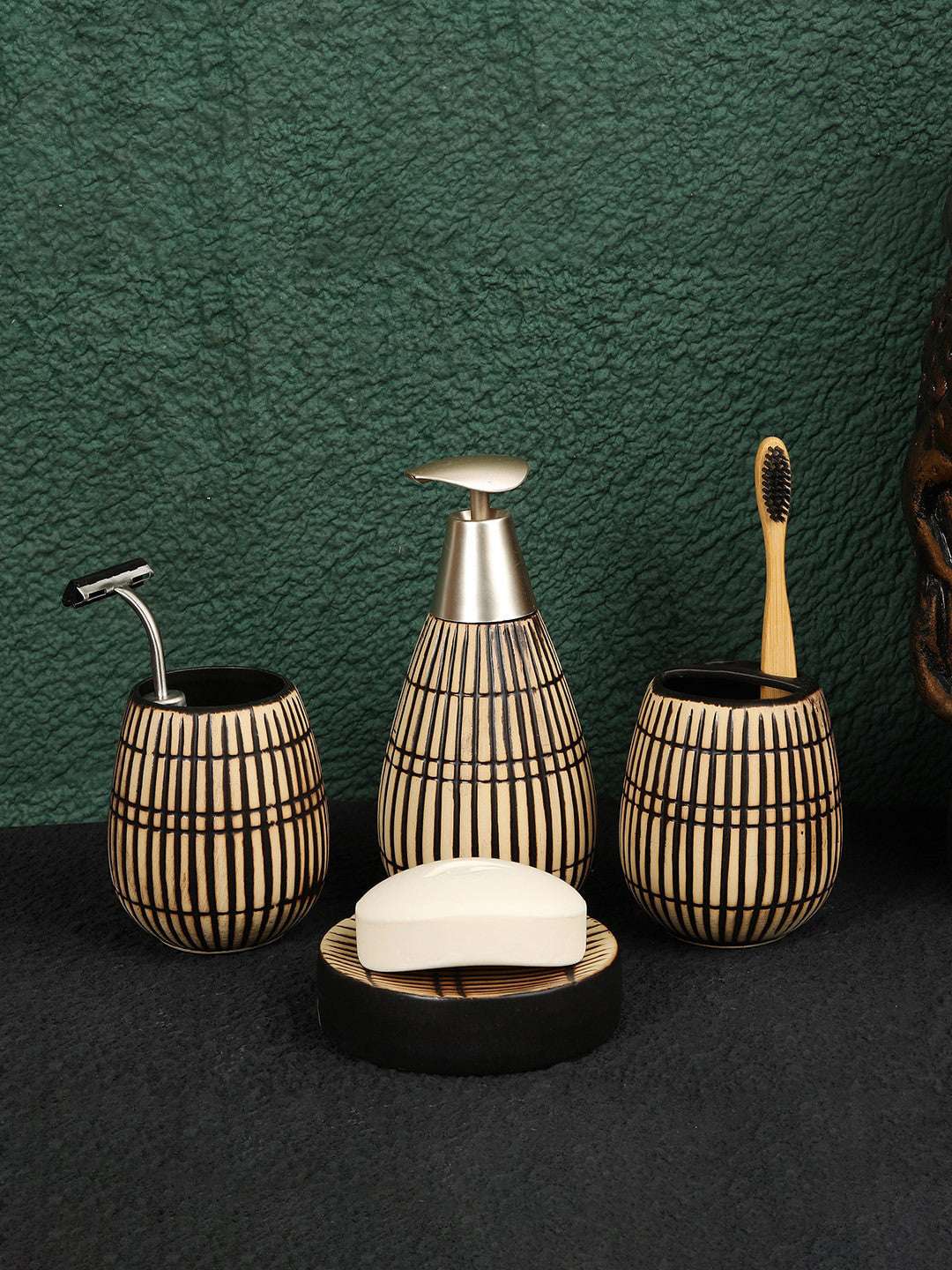 Monogrid Design Bathroom Set