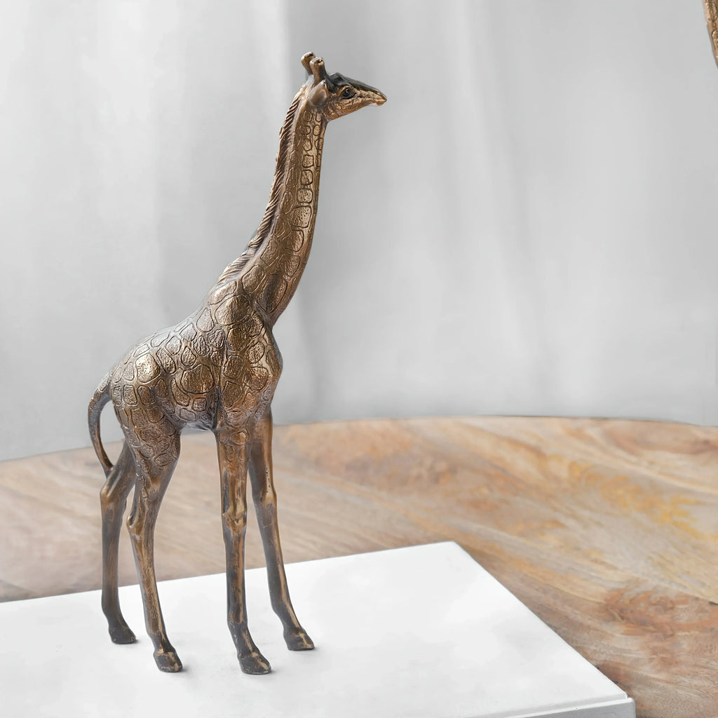 Resin Giraffe Statue